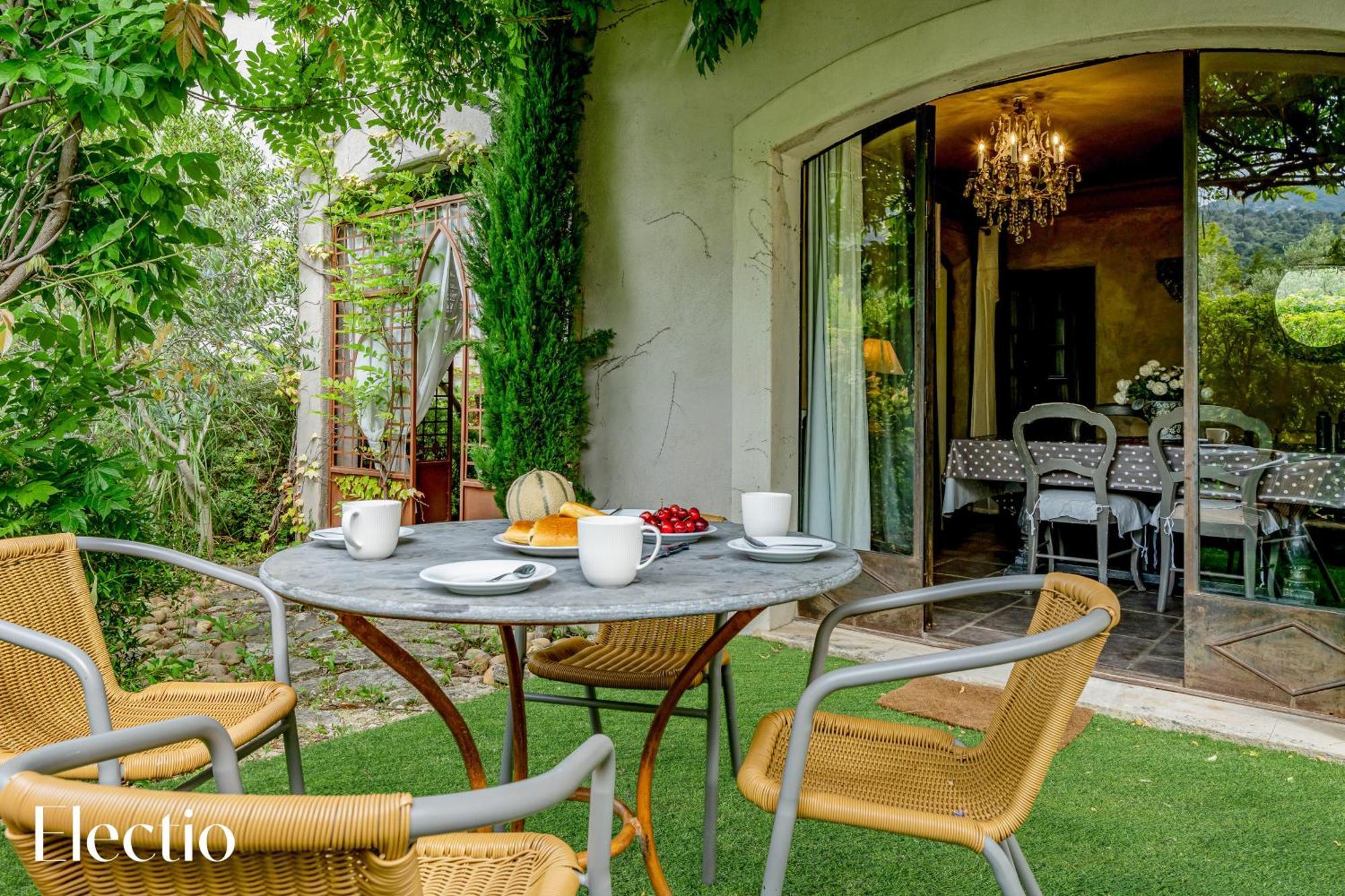 Residence Les Petitons Oppede Bilik gambar
